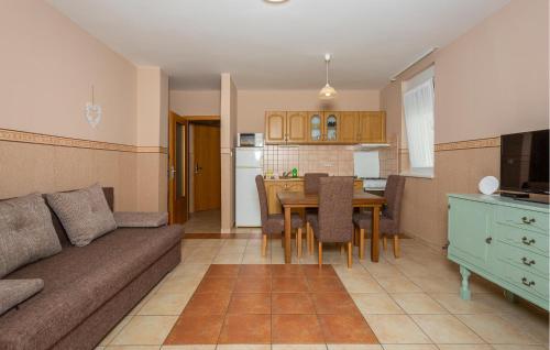 1 Bedroom Beautiful Apartment In Dramalj
