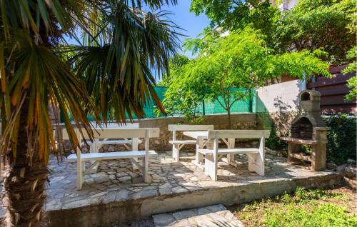 1 Bedroom Beautiful Apartment In Dramalj