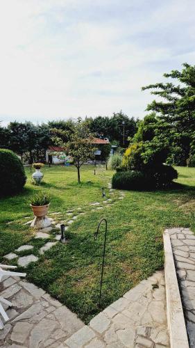 Κήπος έξω από το Dimis Garden Villa