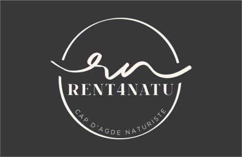 un logo pour un restaurant avec un chapeau dans l'établissement Village naturiste R4N - Le sauvage Port Nature Coursive, au Cap d'Agde