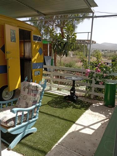Imagen de la galería de Caravanas y habitaciones para relajarse, en Sax
