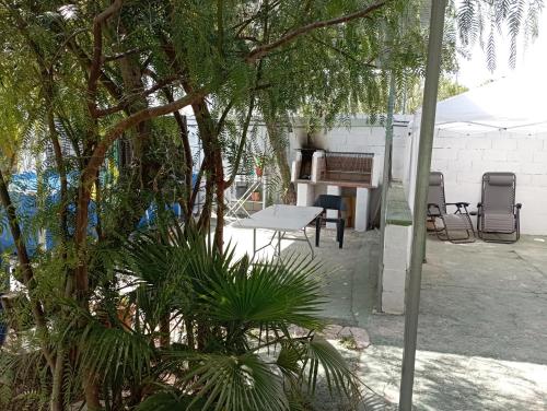 Imagen de la galería de Caravanas y habitaciones para relajarse, en Sax