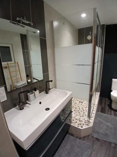 Un baño de le Charme des Berceaux