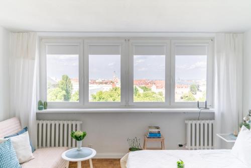 Old Town 9 min walk - Royal Castle 650m - Central Apt
