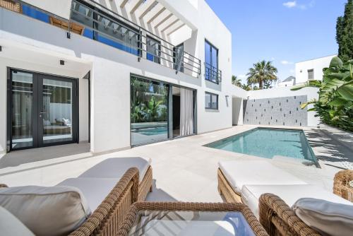 Villa Rio Verde beachfront