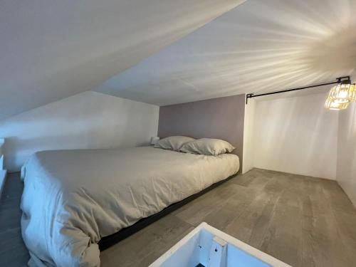 Photo de la galerie de l'établissement Studio au calme dans le centre, à Dinan