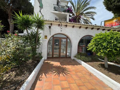Casa de 5 Dormitorios Cerca de la Playa en Marbella Elviria photo 24