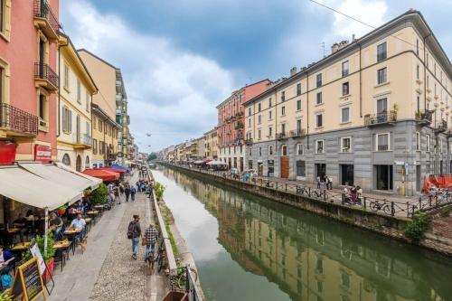 Brand new 3 bedrooms apartment in Navigli area