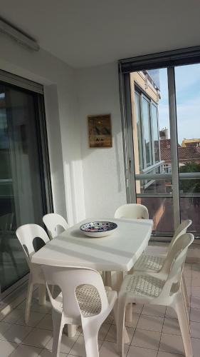 Bandol centre ville, port et plage