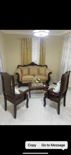 Ruang duduk di The Garcias Village A