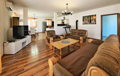 Awesome Home In Pula With Wifi