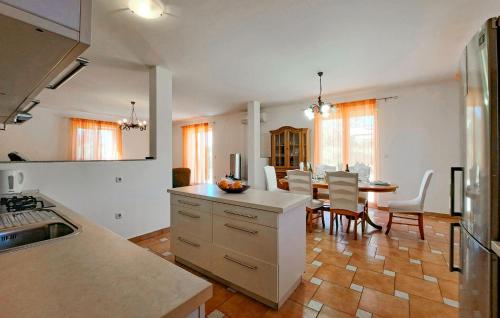 Awesome Home In Pula With Wifi