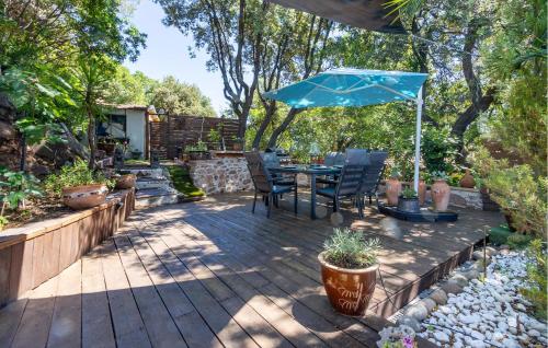 Zahrada ubytování 2 Bedroom Stunning Home In La Crau