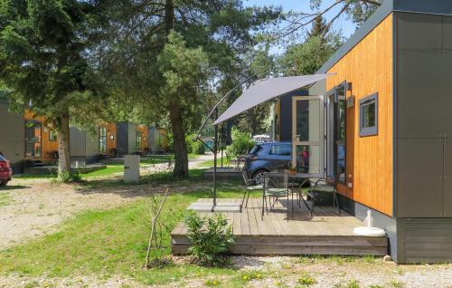 Το κτήριο όπου στεγάζεται  η παραθεριστική κατοικία