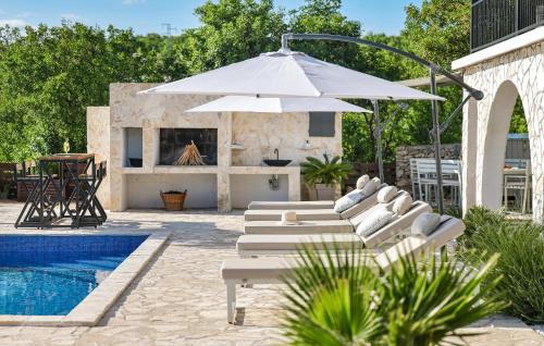 Pet Friendly Home In Stinica