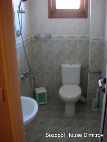 Un baño de Sozopol House Dimitrovi