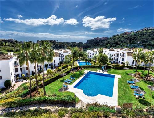Superior 3BR GolfLA Apartment Minutes from Puerto Banus & Marbella