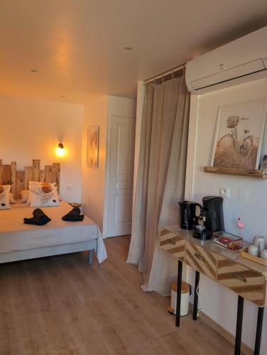 Photo de la galerie de l'établissement Chez Céline et Sébastien, à Aigues-Mortes