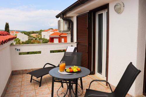 MarVil Cozy Rooms with Private Terrace and Free Parking