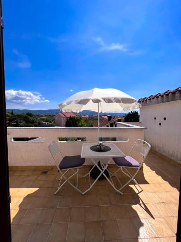 MarVil Cozy Rooms with Private Terrace and Free Parking