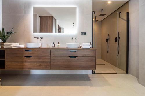 Ένα μπάνιο στο LAQ75 - Beautiful apartment with stunning view