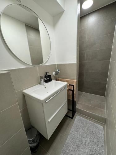 Phòng tắm tại Zentrale moderne City-Wohnung - Netflix - Nespresso