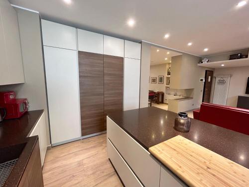 R39 Elegant Apartment with Private Parking photo 17