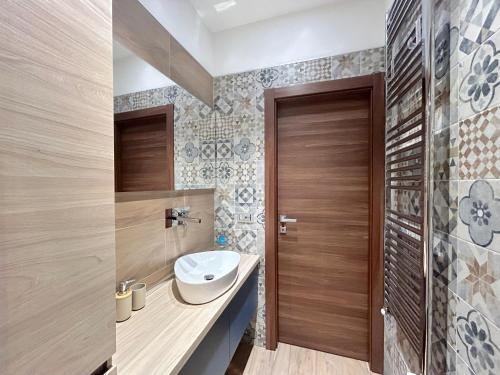 R39 Elegant Apartment with Private Parking photo 15