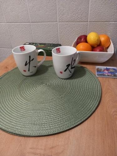 Příslušenství pro přípravu čaje a kávy v ubytování Under the Tree