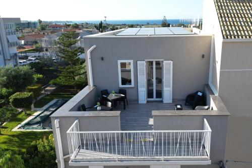 an aerial view of a house with a balcony at Da 'Nfacci Affittacamere in Carini