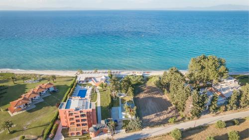 Aura Beachfront Private Pool Villa