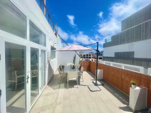 Sunny Terrace Apartment