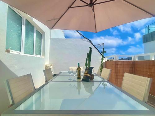 Sunny Terrace Apartment