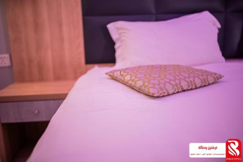 Postel nebo postele na pokoji v ubytování Best Trip Paris Serviced Apartments