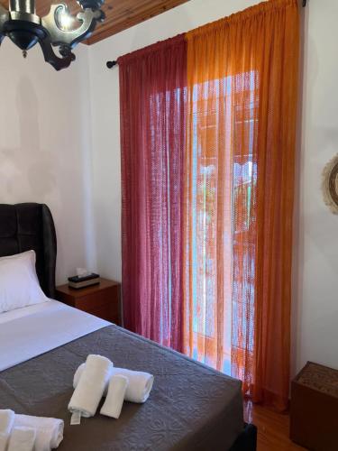 Postel nebo postele na pokoji v ubytování Ellis House