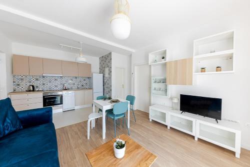 House Niko T with 6 apartments