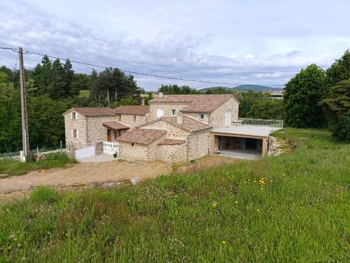 Ancienne ferme tranquille en Haute Ardèche
