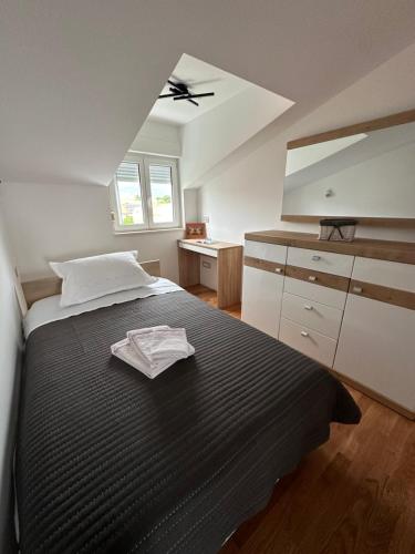 Bee House Suite - Brand New Apartment 100 m from Sea