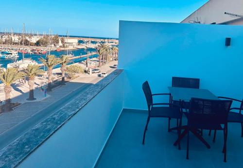 Spectacular Lagos Marina view apt on promenade