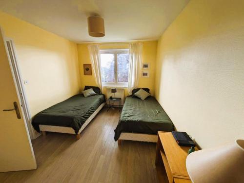 Photo de la galerie de l'établissement Villa avec piscine et vue panoramique, à Limas