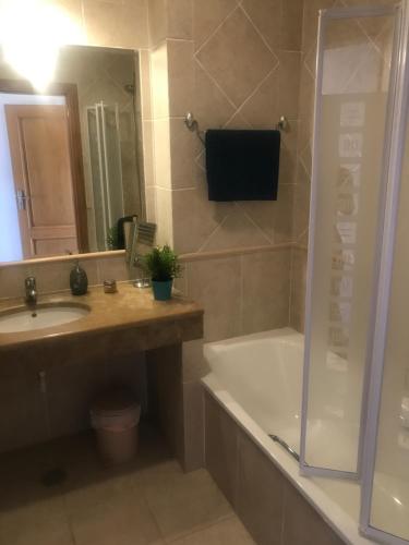Villa das Acacias Praia da Luz beautiful 3 bedroom villa with sea views