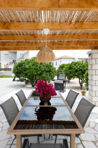 Χώρος καθιστικού στο Rafaelia Premium villa with private pool in Drepano