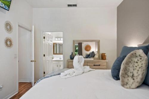 Bahama Bay amazing condo with Avengers room photo 25