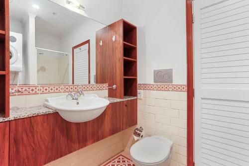 Phòng tắm tại Studio Apartment on Princes Wharf