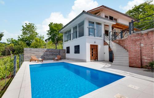 Awesome Home In Donja Reka With Wifi