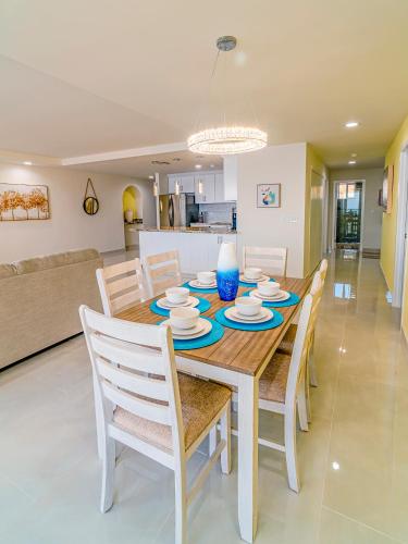 Una cocina o zona de cocina en Calafia Condos