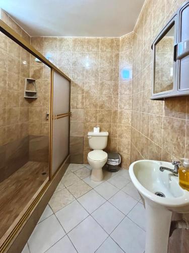 Ein Badezimmer in der Unterkunft HOTEL SUEÑOS BEACH