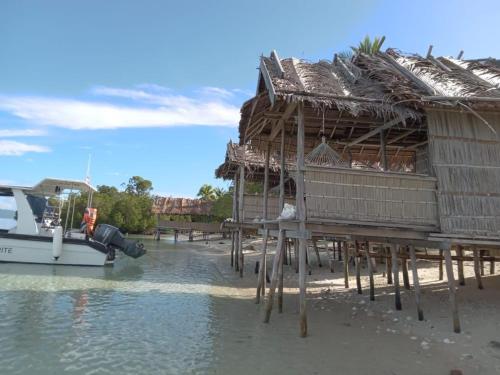 Gallery image of West Mansuar Homestay in Pulau Mansuar