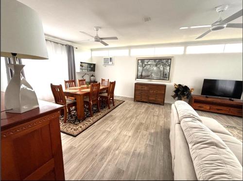 Gallery image of Barney Point Cottage Gladstone, Queensland Private House in Gladstone