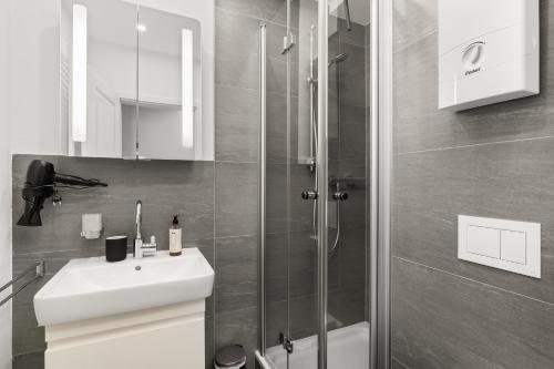 Koupelna v ubytování EasyViewI direkt am Möhnesee 4P Pool Balkon
